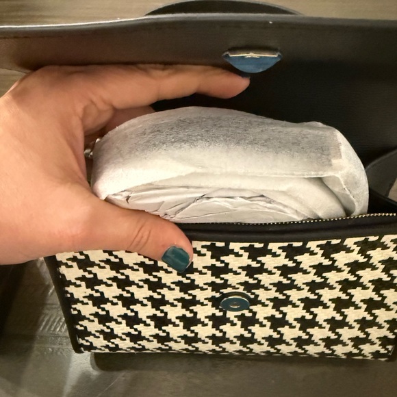 Kate Spade Darcy Houndstooth Purse - Picture 3 of 4